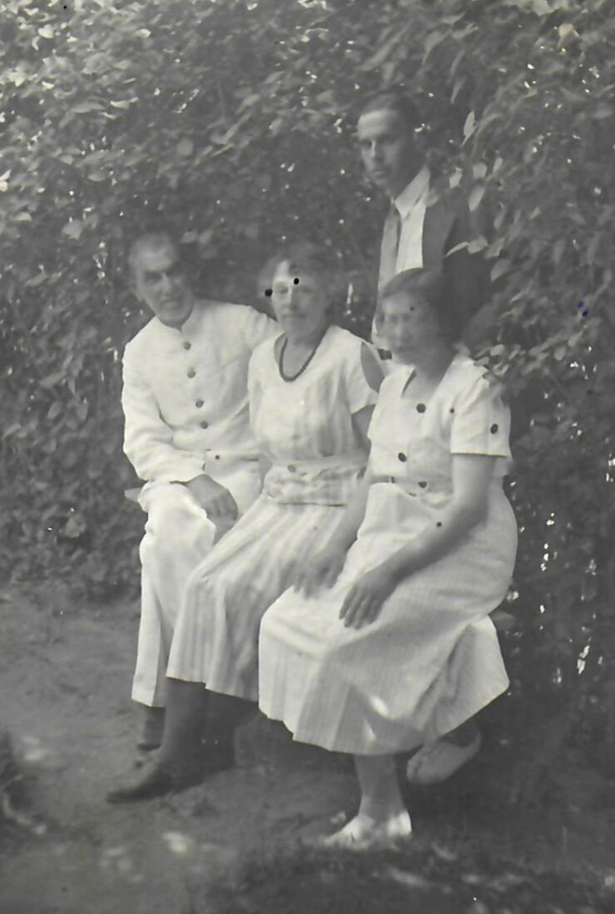 gersevanov-s-zhenoi-i-sinom.jpg gersevanov-s-zhenoi-i-sinom.jpg